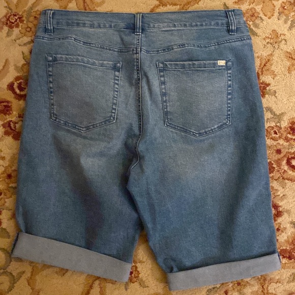 Two Pairs of Stretch Long Shorts SZ 16 Denim DG2 Izod Khaki - Picture 6 of 6